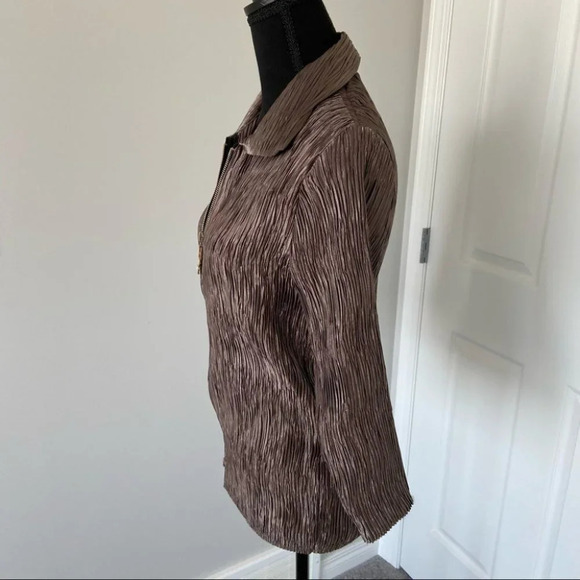 Jolie Mine  Paris Pleat Pisse’ Crinkle Satin Jacket - Picture 2 of 16